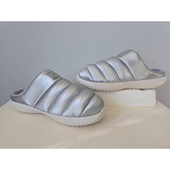 Nike Burrow SE Metallic Silver Slides Women's Size 9 Streetwear Comfort Cozy - Picture 2 of 8